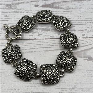 Bracelet Bailey Silver Floral Bracelet Vintage Swirl Toggle Closure